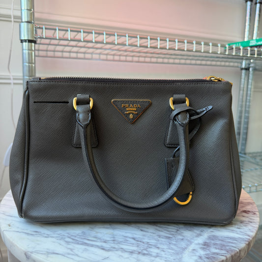Pre-Owned Grey Saffiano Leather Small Galleria