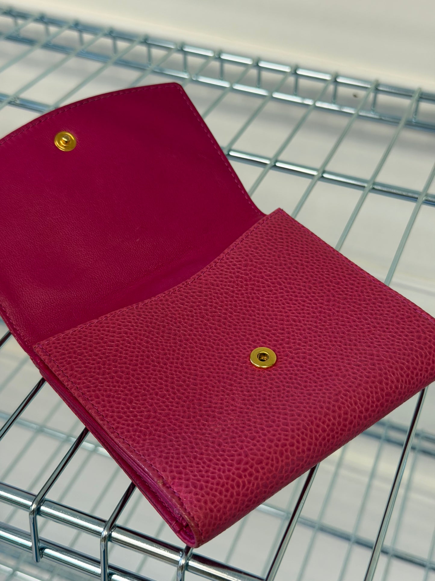 Pre-Owned Pink Caviar Leather Wallet