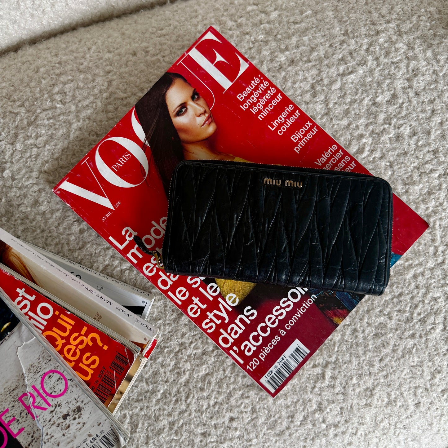 Pre-Owned Black Ruffled Leather Wallet