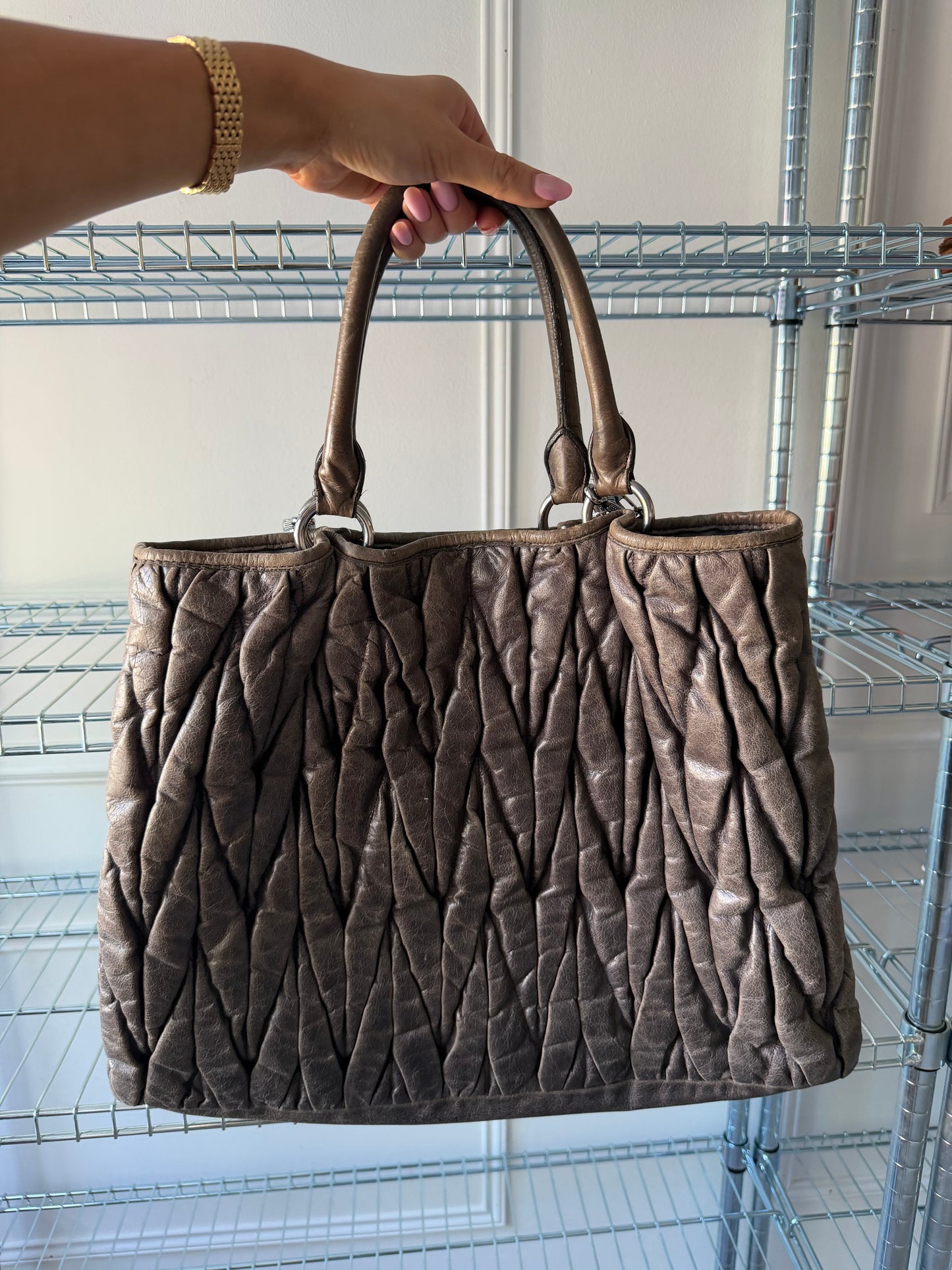 Pre-Owned Khaki Ruffled Nappa Leather Tote Bag
