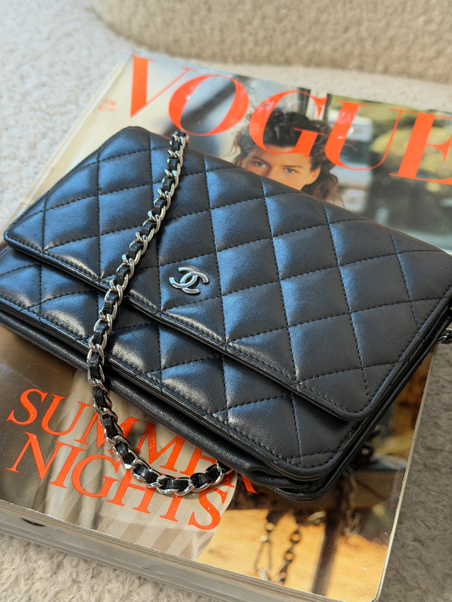 Pre-Owned Black Lambskin Leather Handbag