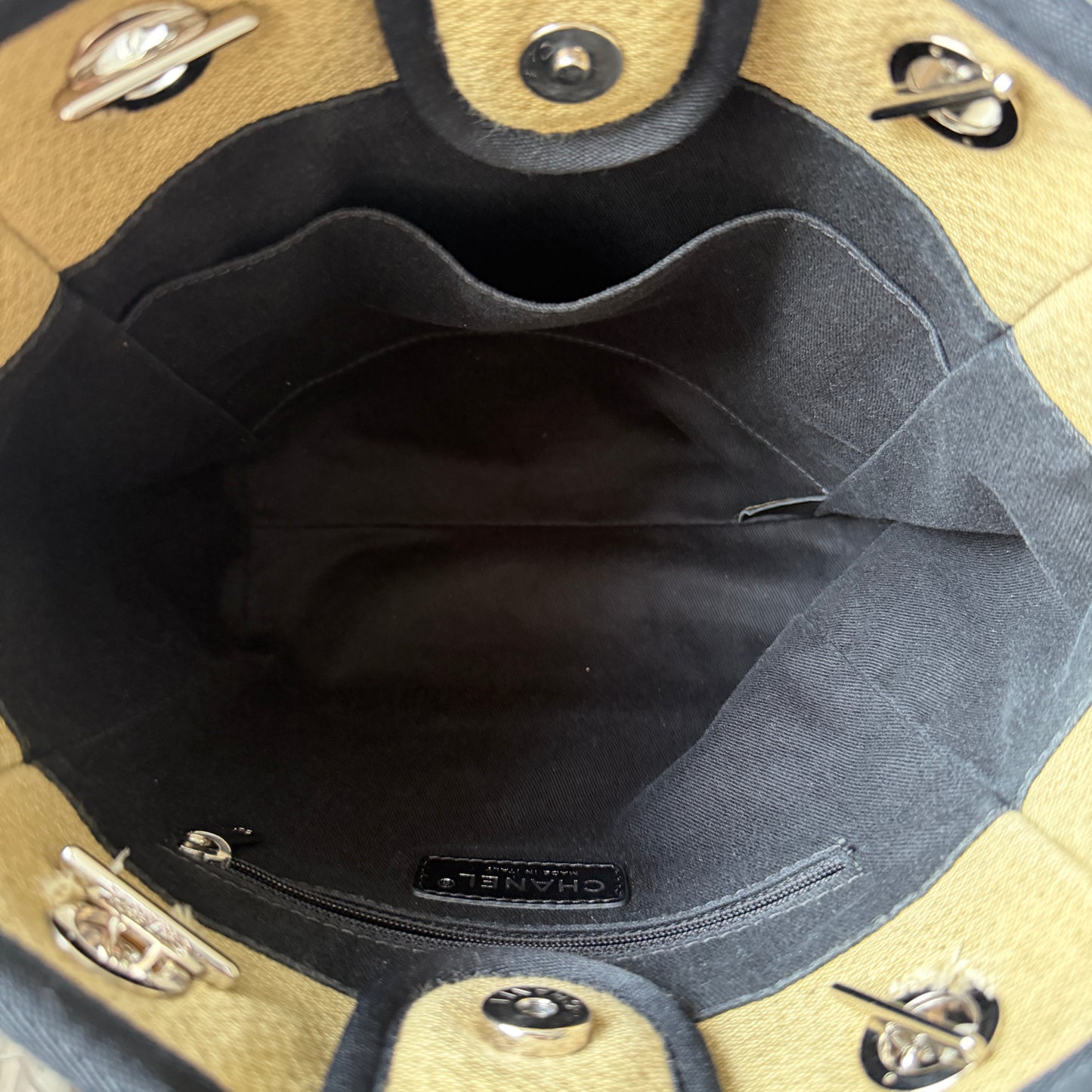 Pre-Owned Beige/Black Canvas Shoulder Bag