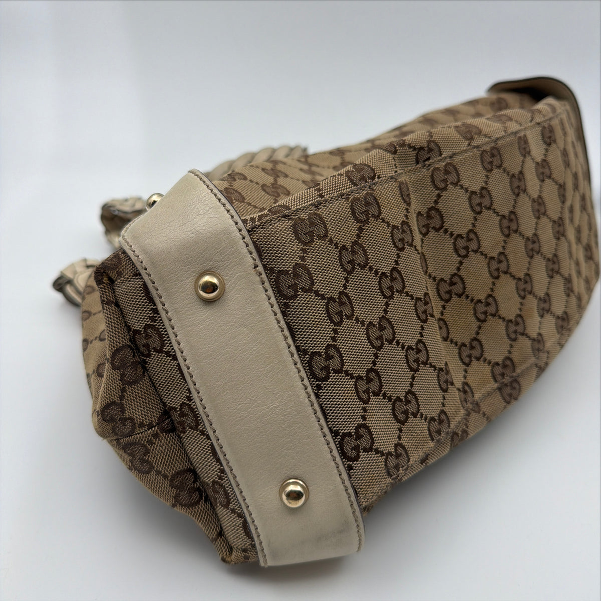Pre-Owned Beige GG Canvas Abbey Shoulder Bag