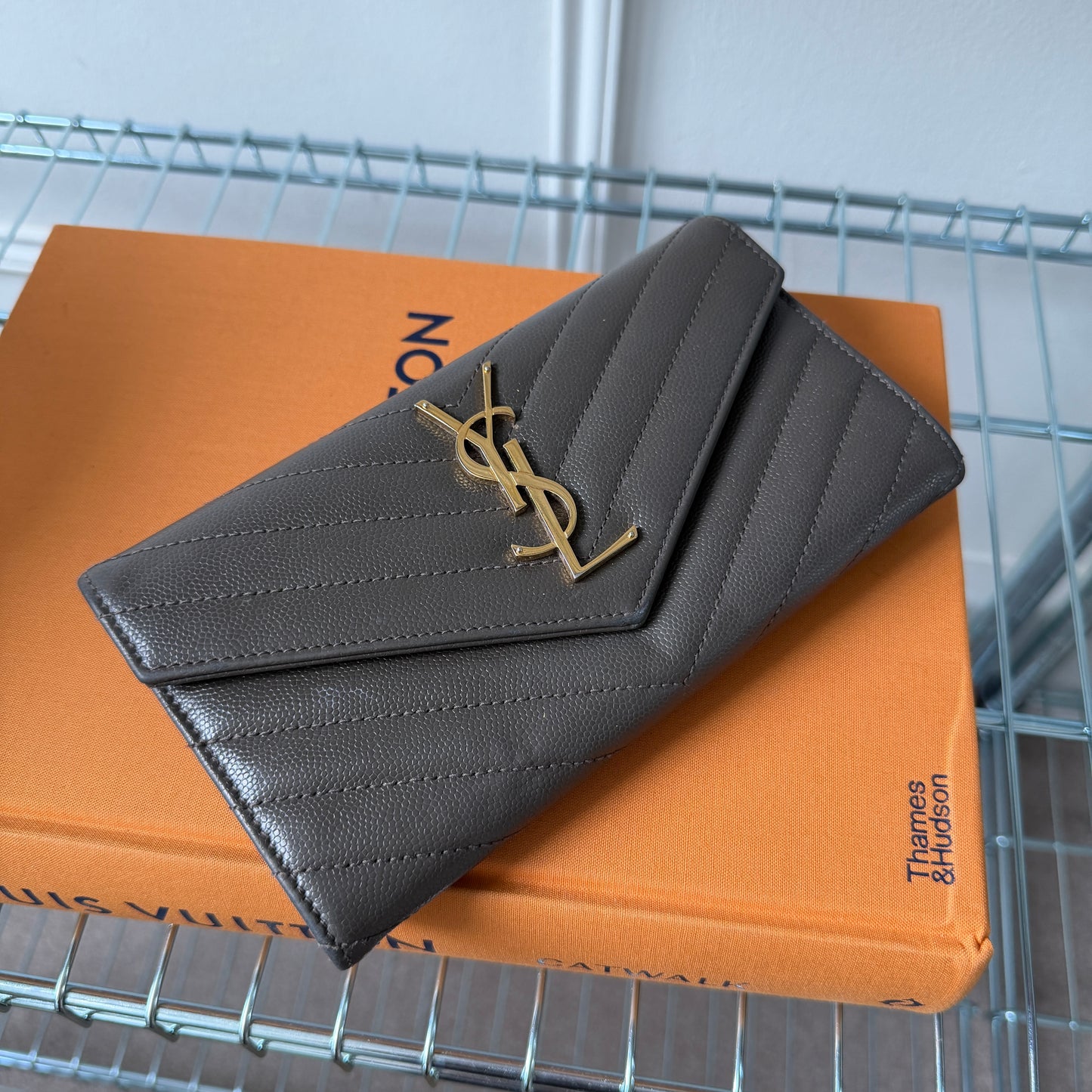 Pre-Owned Grey Caviar Leather Wallet