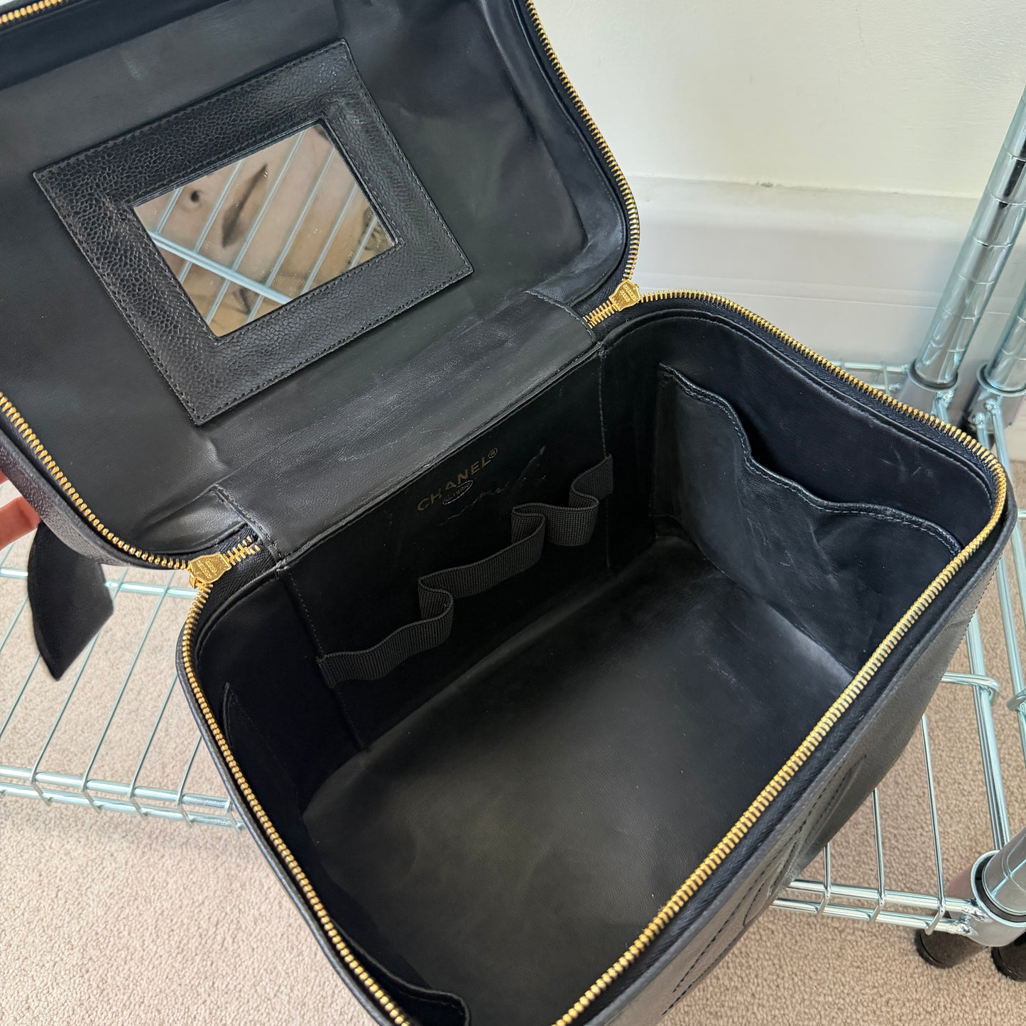 Pre-Owned Black Caviar Leather Large Vanity Bag