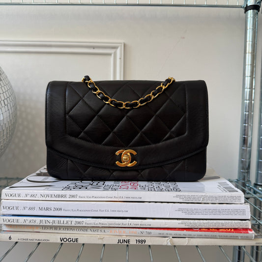 Pre-Owned Black Matelassé Lambskin Leather Diana Crossbody Bag