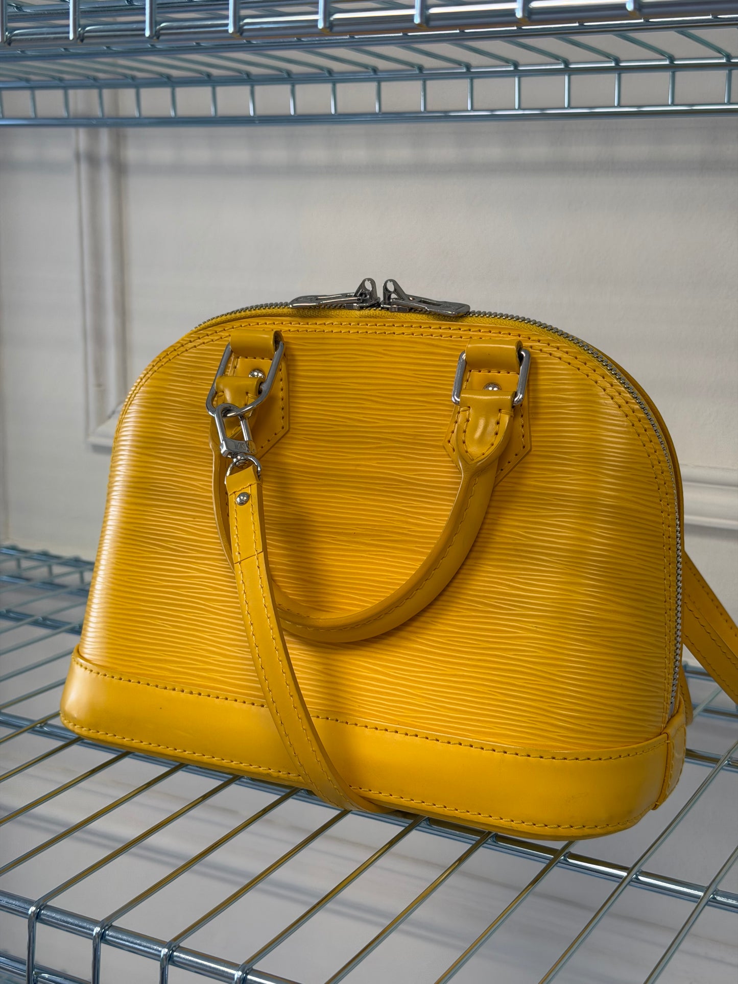 Pre-Owned Yellow Epileather Alma BB Crossbody Bag