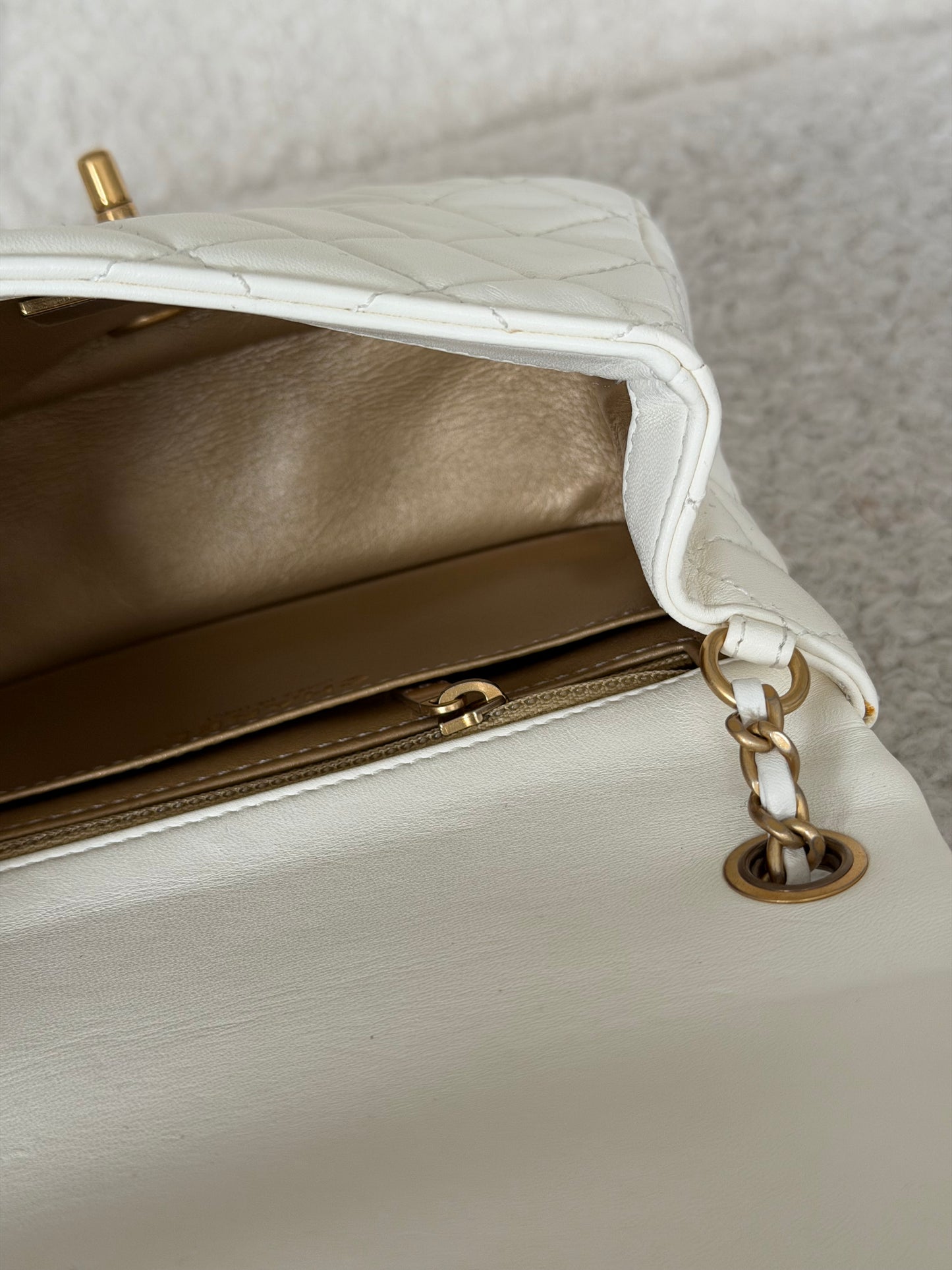 Pre-Owned White Matelassé Lambskin Leather Mini Square Crossbody w/Ball Adjustable Chain