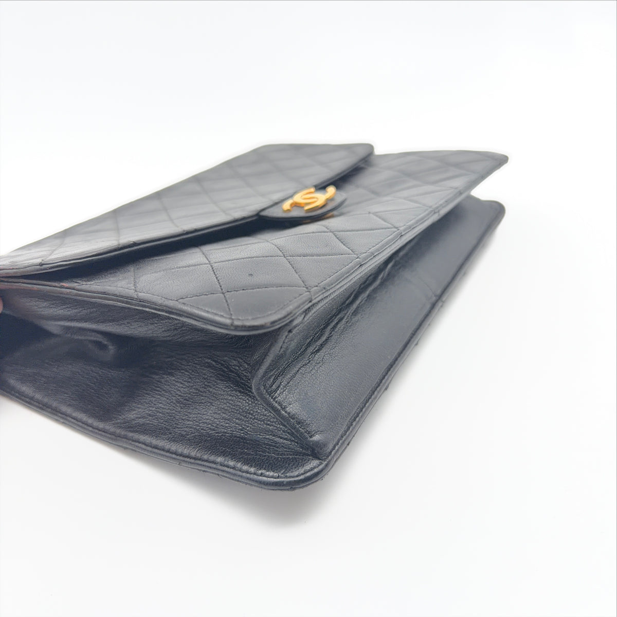 Pre-Owned Black Lambskin Single Flap Shoulder Bag
