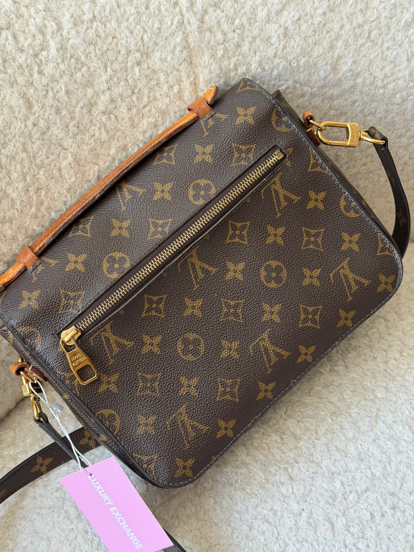Monogram Canvas Pochette Metis