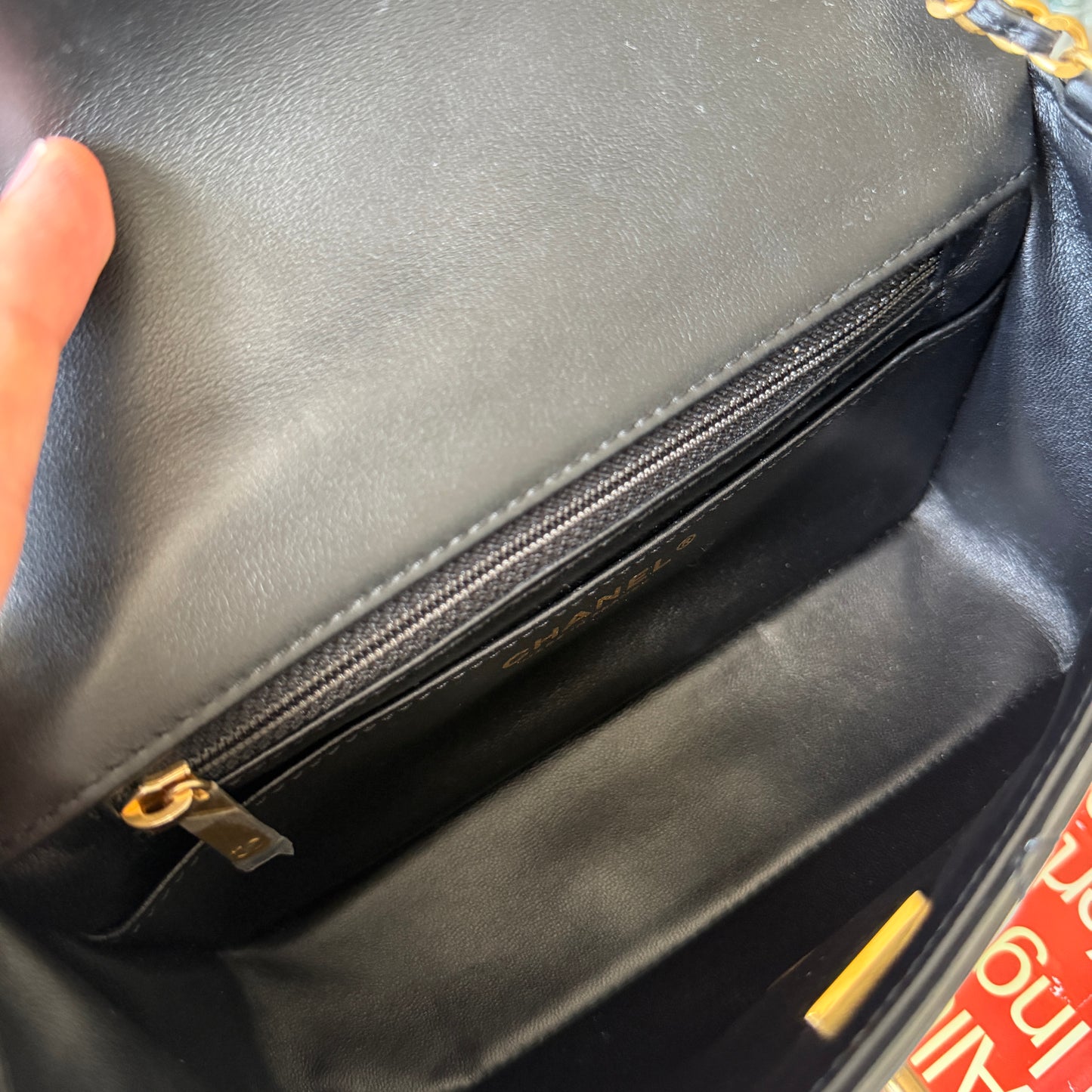 Pre-Owned Black Matelassé Patent Leather Charm Flap Crossbody Bag