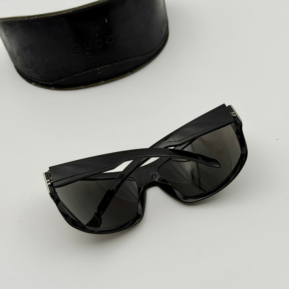 Pre-Owned Black Sunglasses