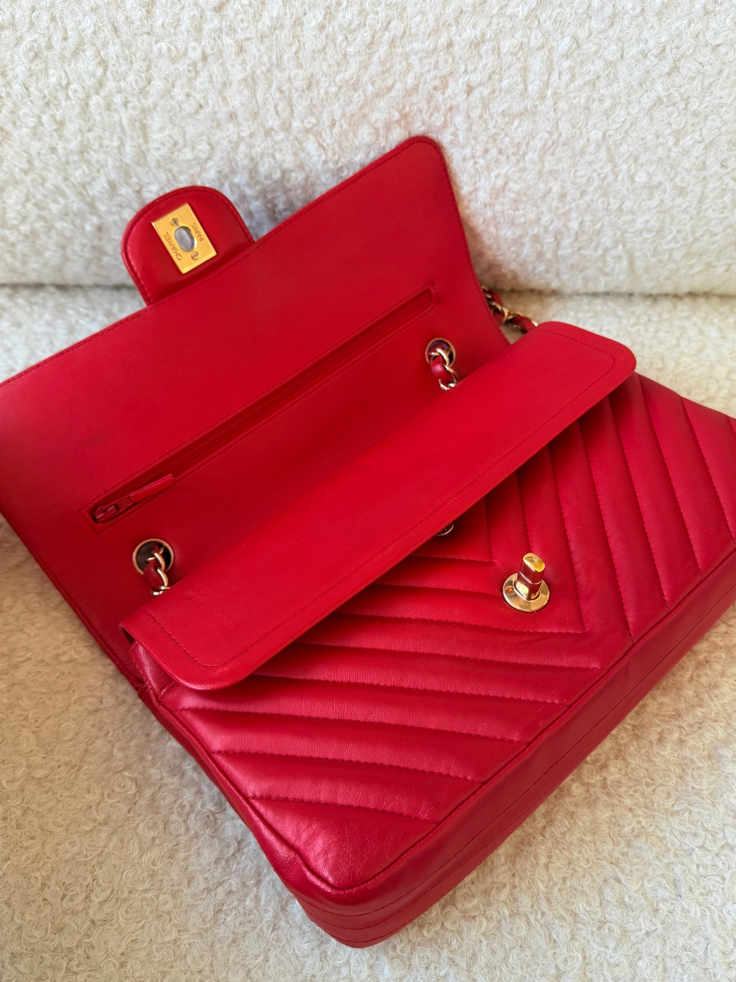 2017 Red Chevron Classic Medium Double Flap Gold Hardware