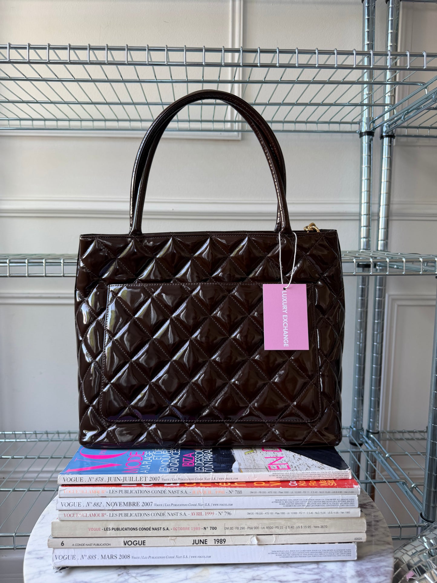 Pre-Owned Brown Patent Leather Medallion Tote Bag