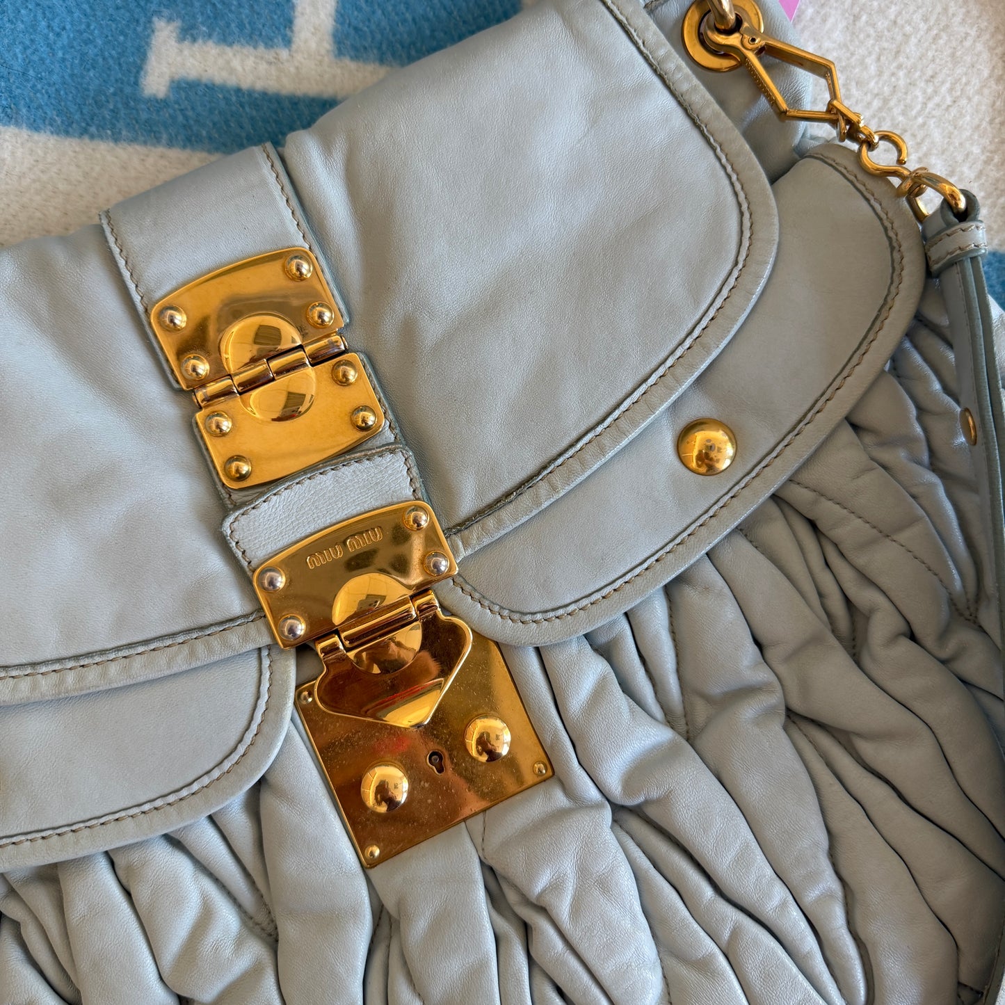 Pre-Owned Blue Ruffled Leather Crossbody Hobo Bag