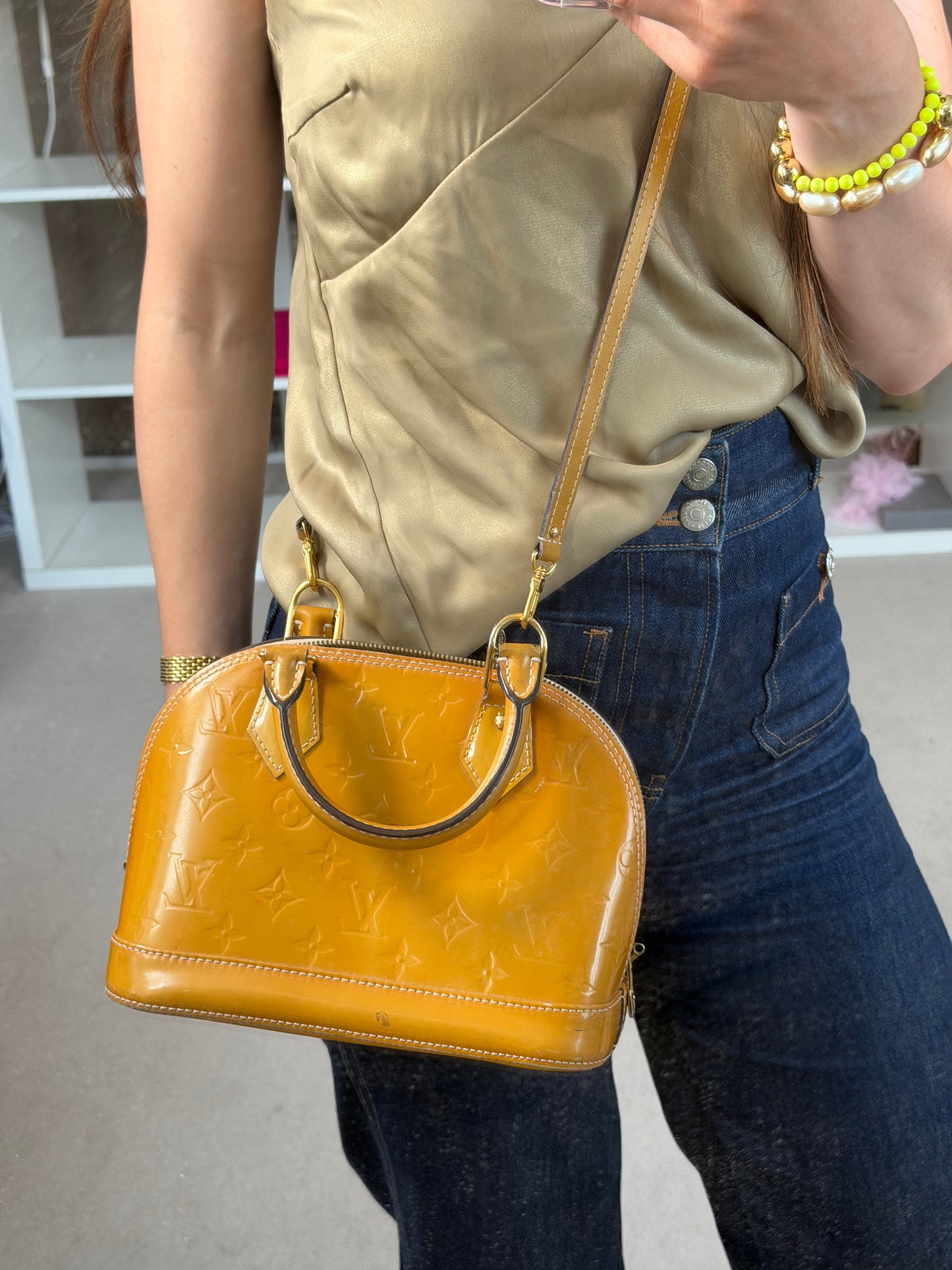 Pre-Owned Gold Monogram Vernis Leather Alma BB