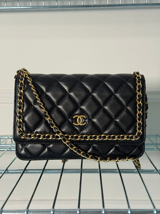 Pre-Owned Black Matelassé L.E. Lambskin Leather Wallet on Chain