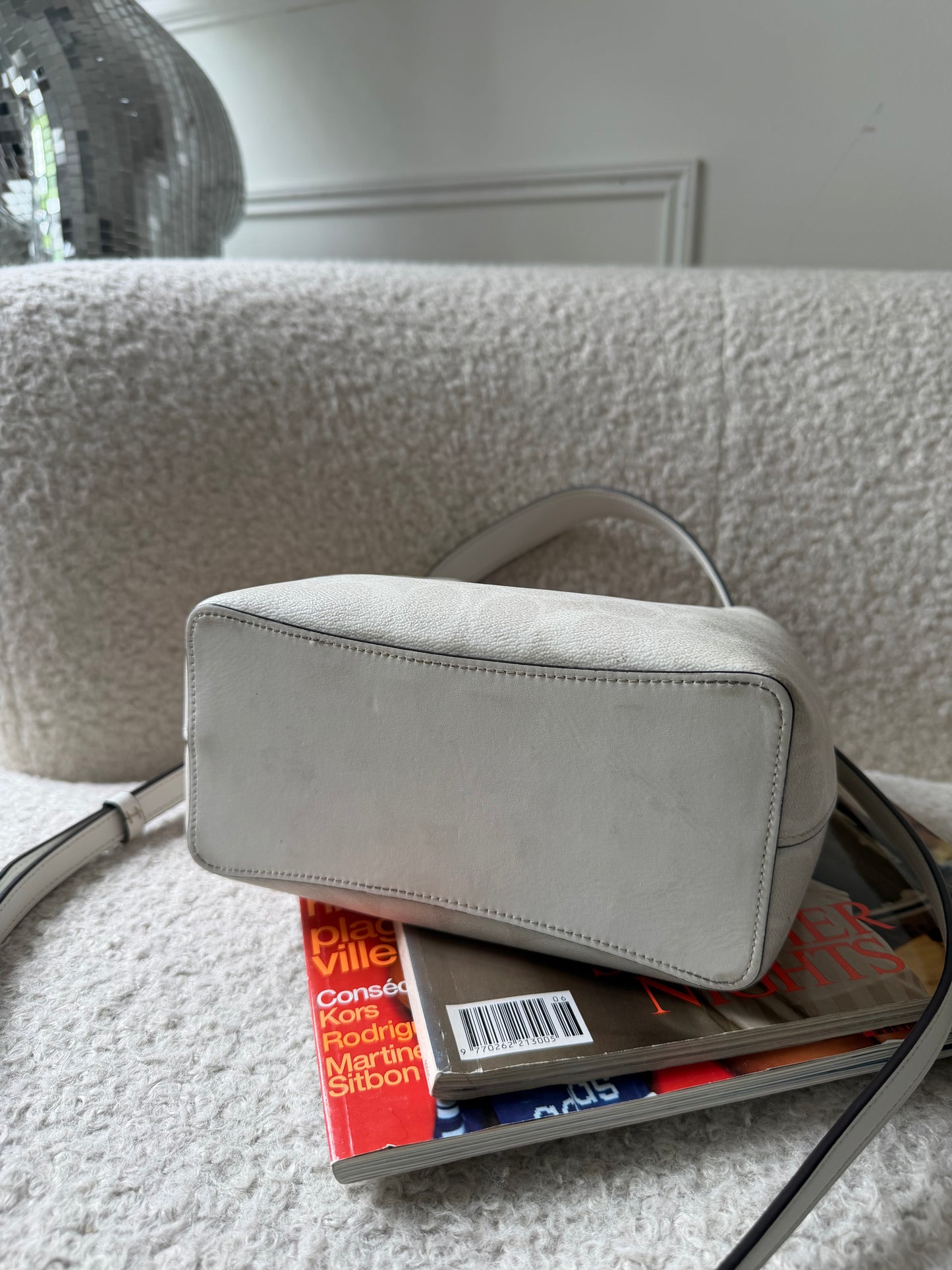 Pre-Owned White Monogram Coated Canvas Bucket Bag