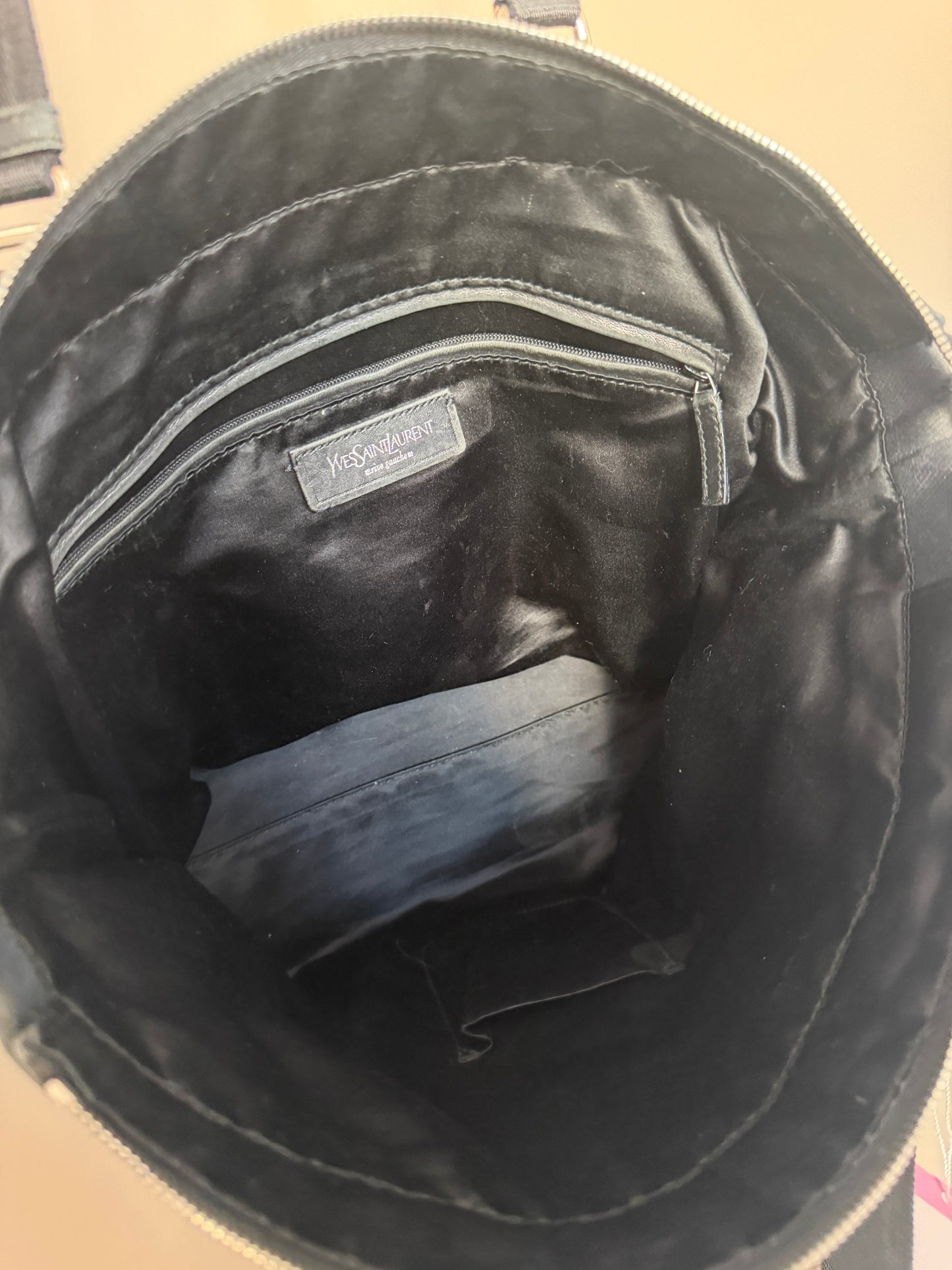 Pre-Owned Black Canvas Shoulder Bag