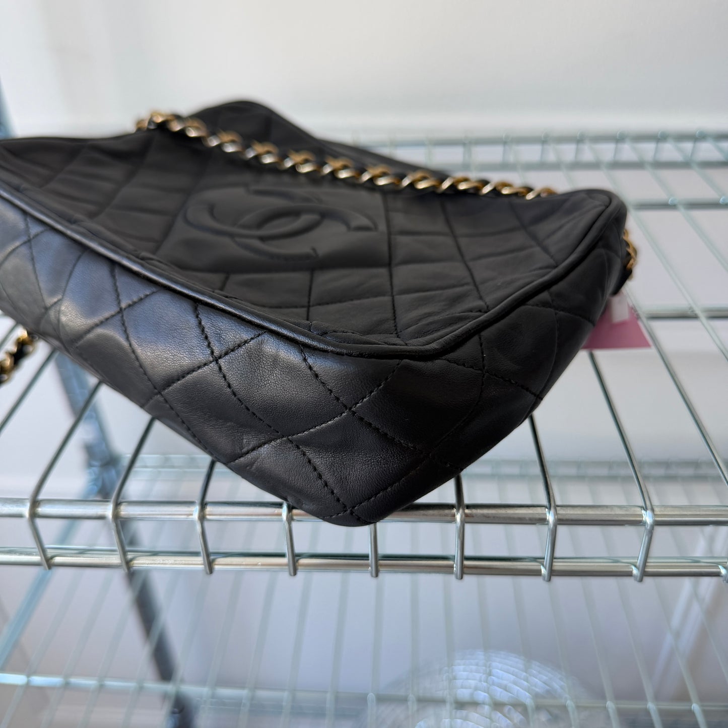 Pre-Owned Black Matelassé Lambksin Leather Camera Bag