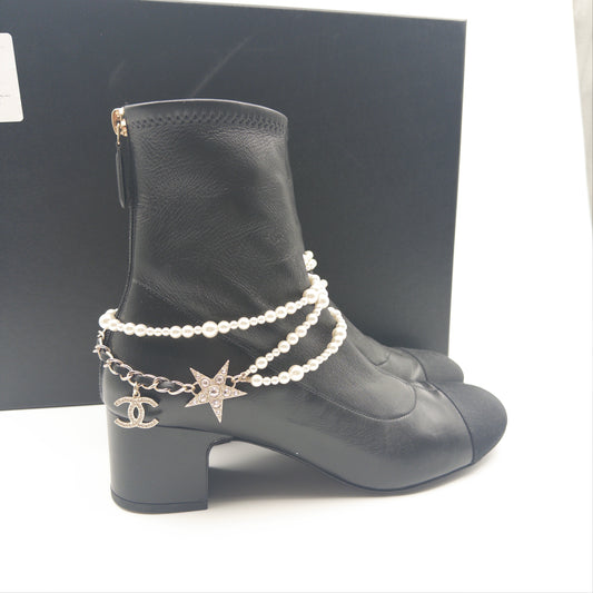 Pre-Owned Black Leather Boots (39)