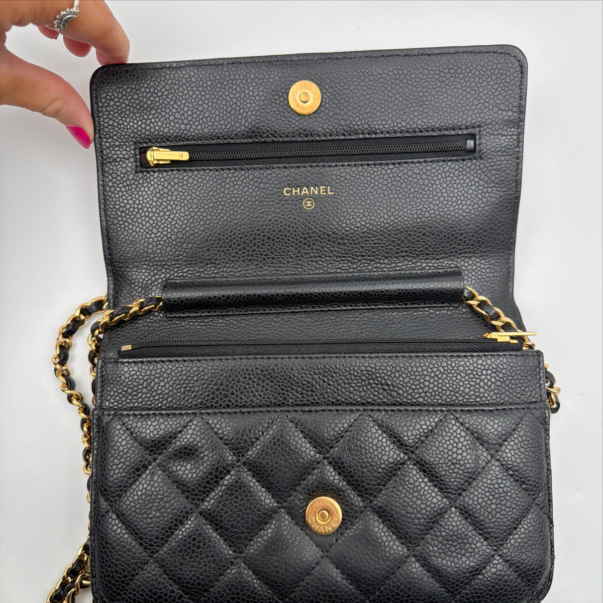 Pre-Owned Black Caviar Leather Wallet on Chain GHW