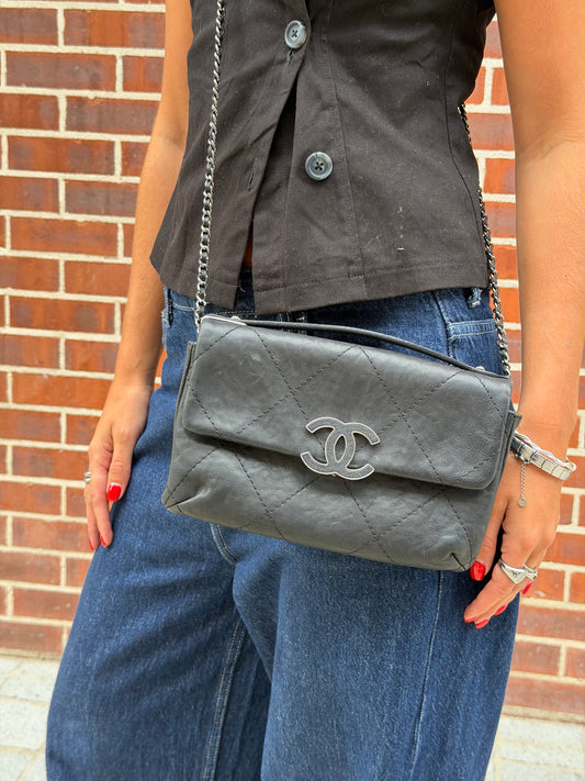 Pre-Owned Black Lambskin Leather Top Handle Wallet On Chain Handbag