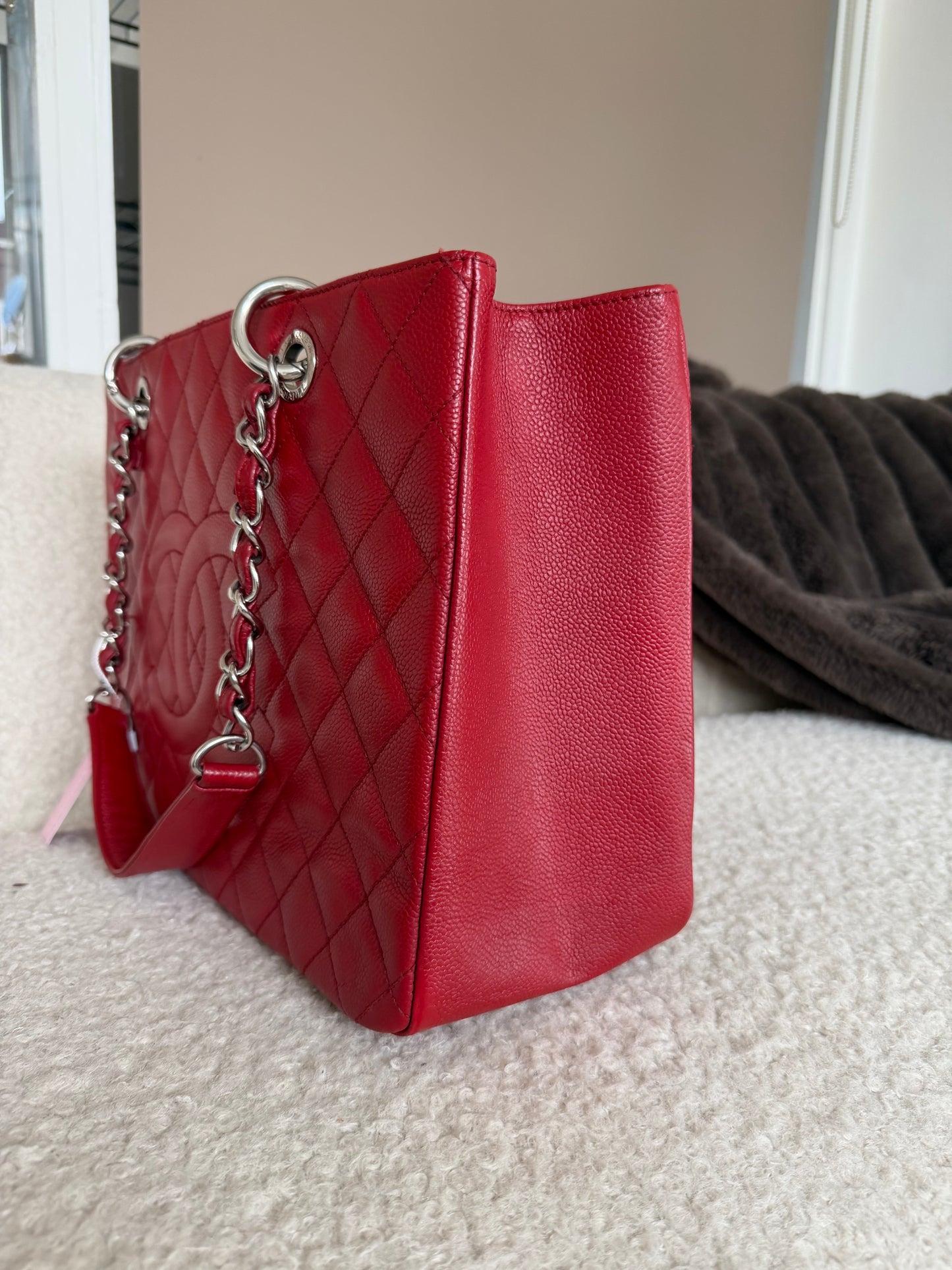 Pre-Owned Red Matelassé Caviar Leather GST Tote Handbag