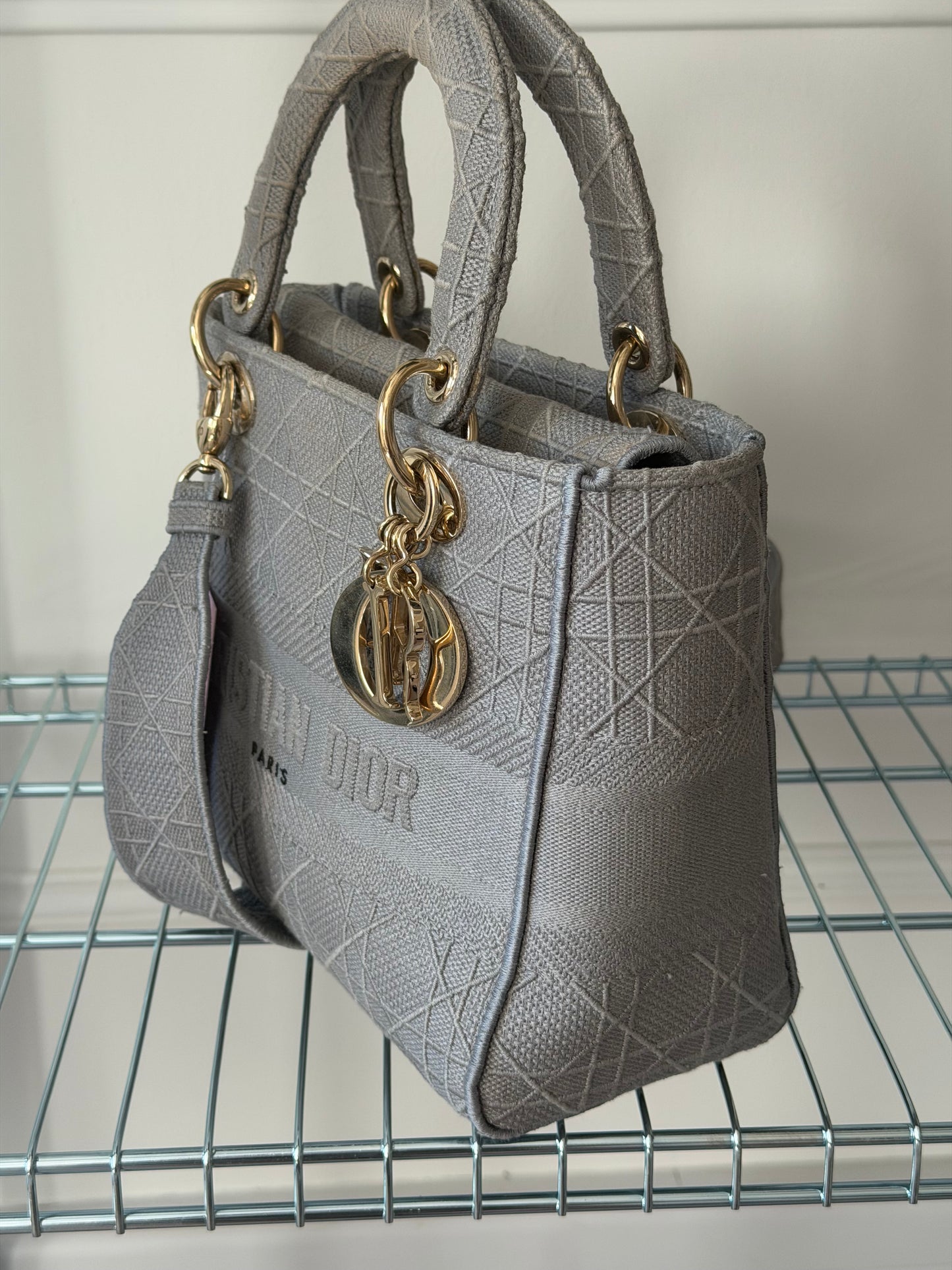 Pre-Owned Grey Fabric D Light Handbag