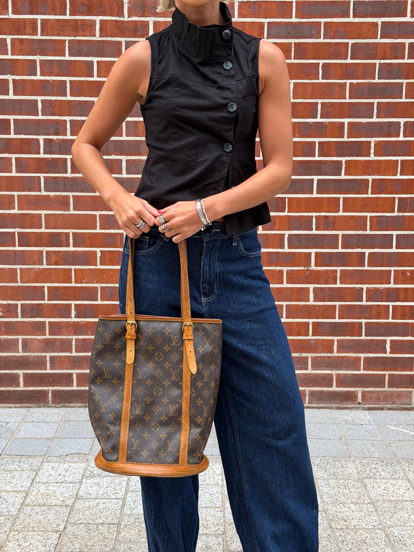 Pre-Owned LV Monogram Canvas Bucket Bag GM