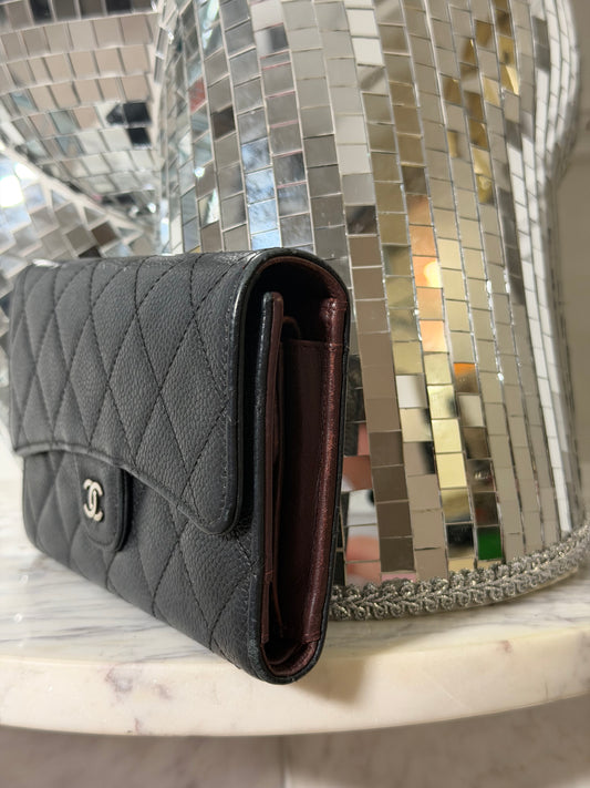 Pre-Owned Black Caviar Leather Wallet