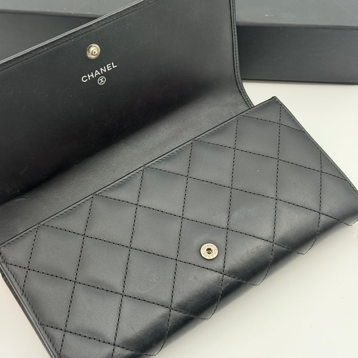 Pre-Owned Black Cambon Lambskin Leather Wallet