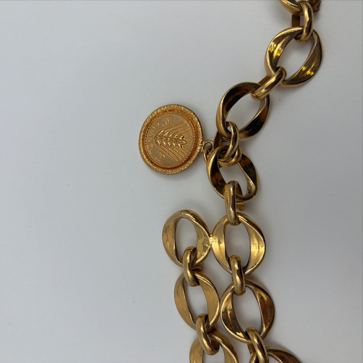 Pre-Owned Gold Chanel Belt