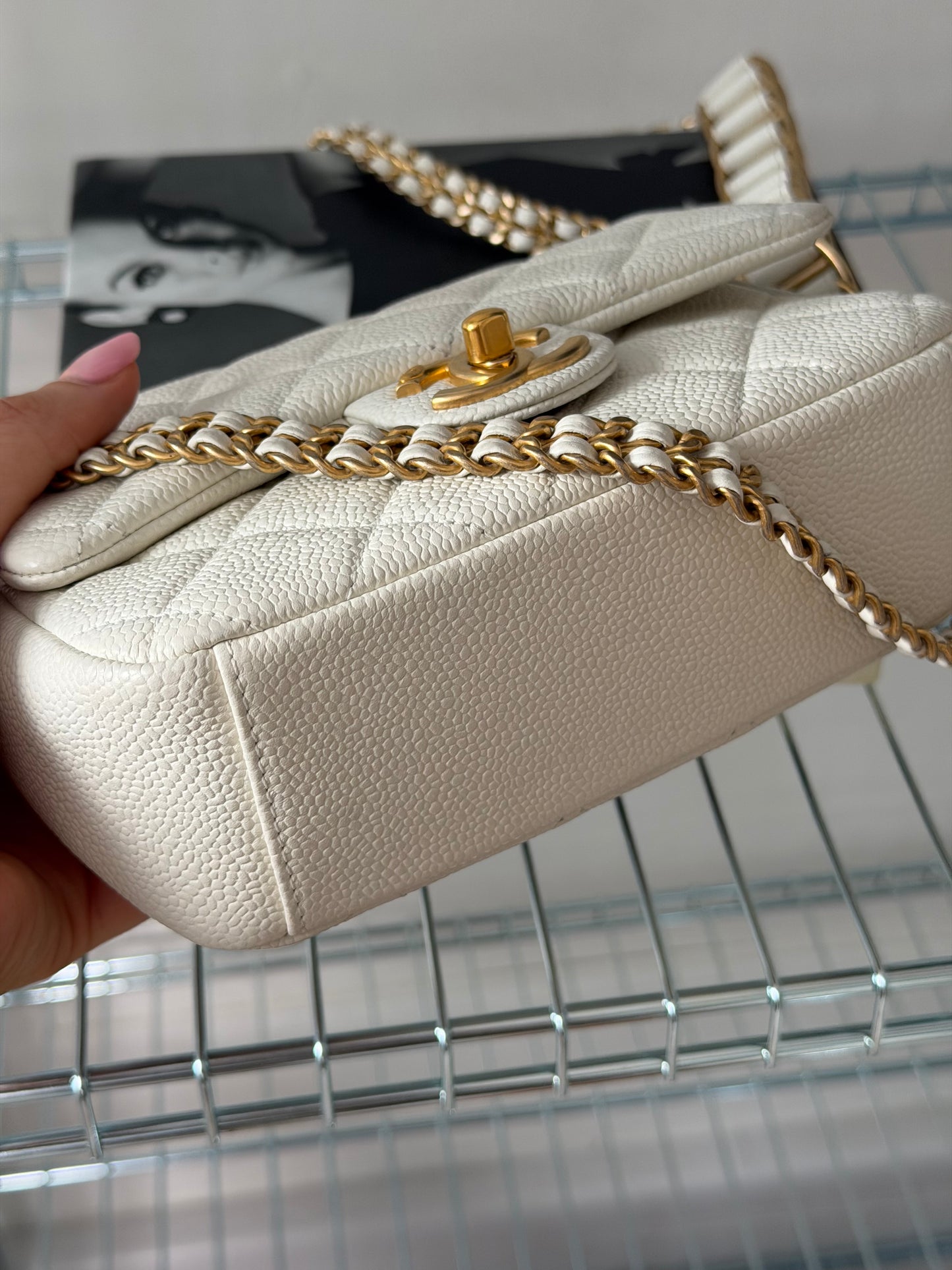 Pre-Owned White Caviar Double Chain Square Single Flap Crossbody Bag