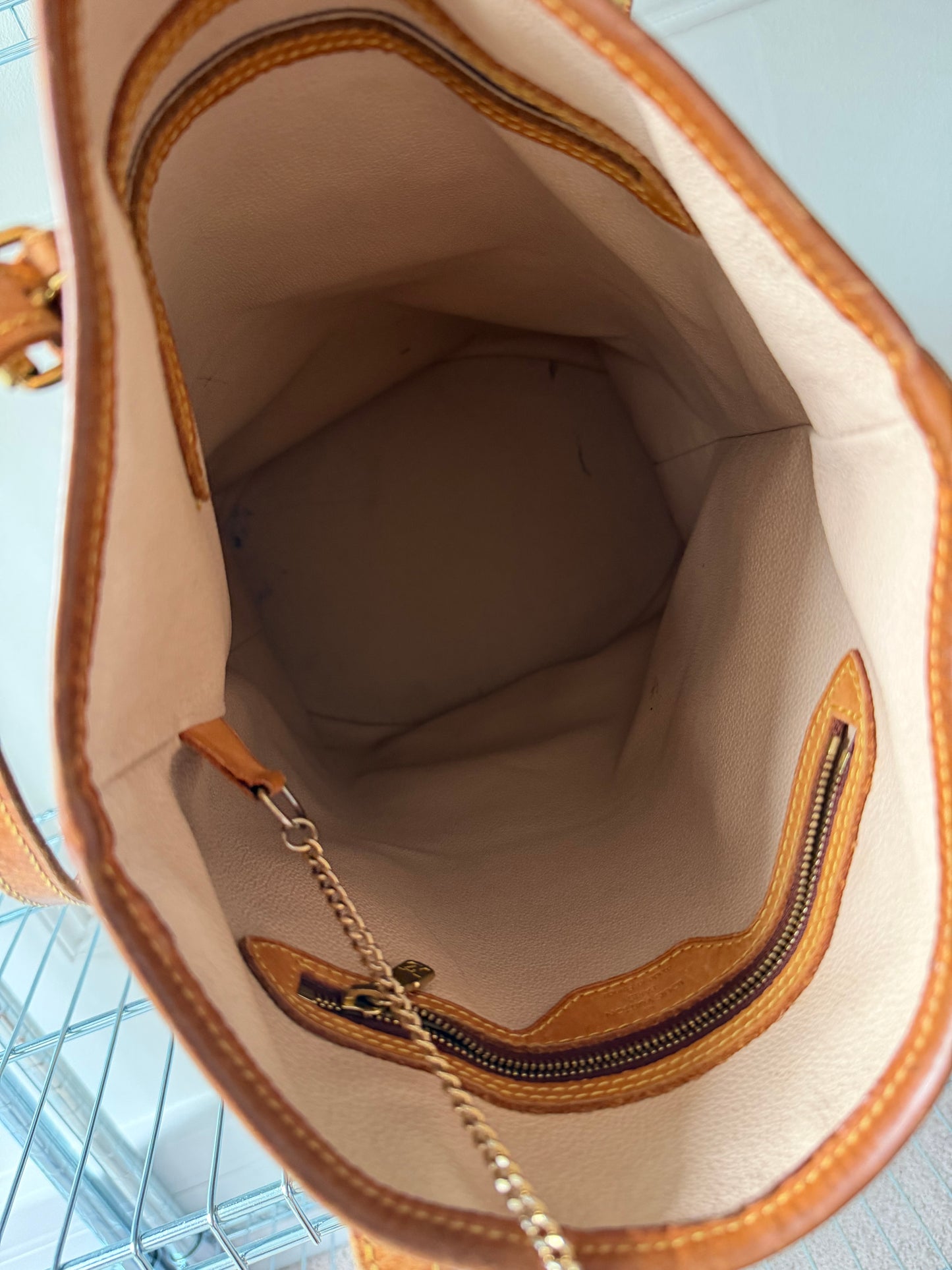 Pre-Owned LV Monogram Canvas Bucket Bag GM