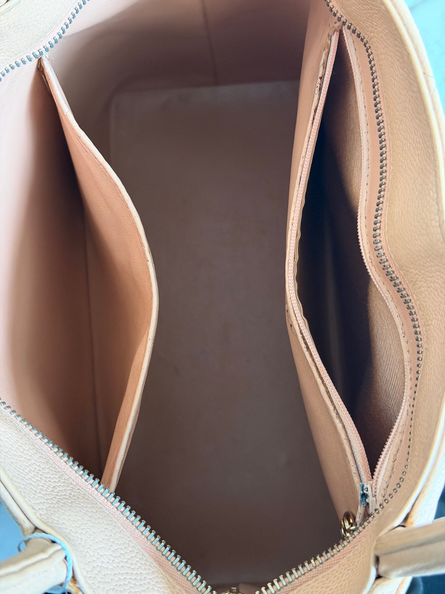 Pre-Owned Pink Matelassé Caviar Leather Medallion Tote Bag