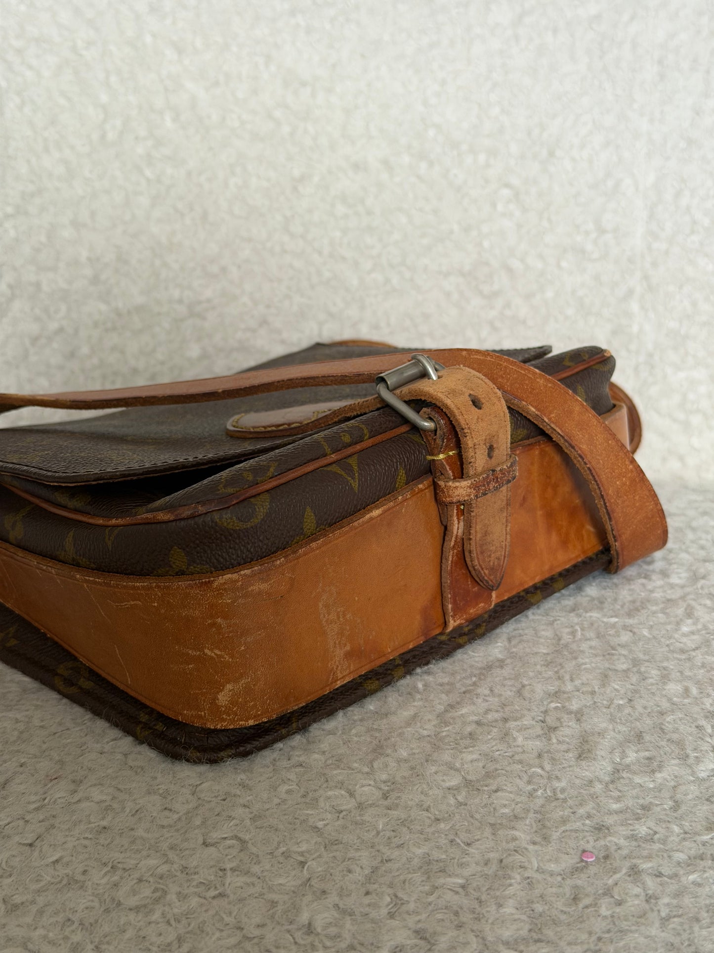 Pre-Owned LV Monogram Canvas Cartouchiere MM