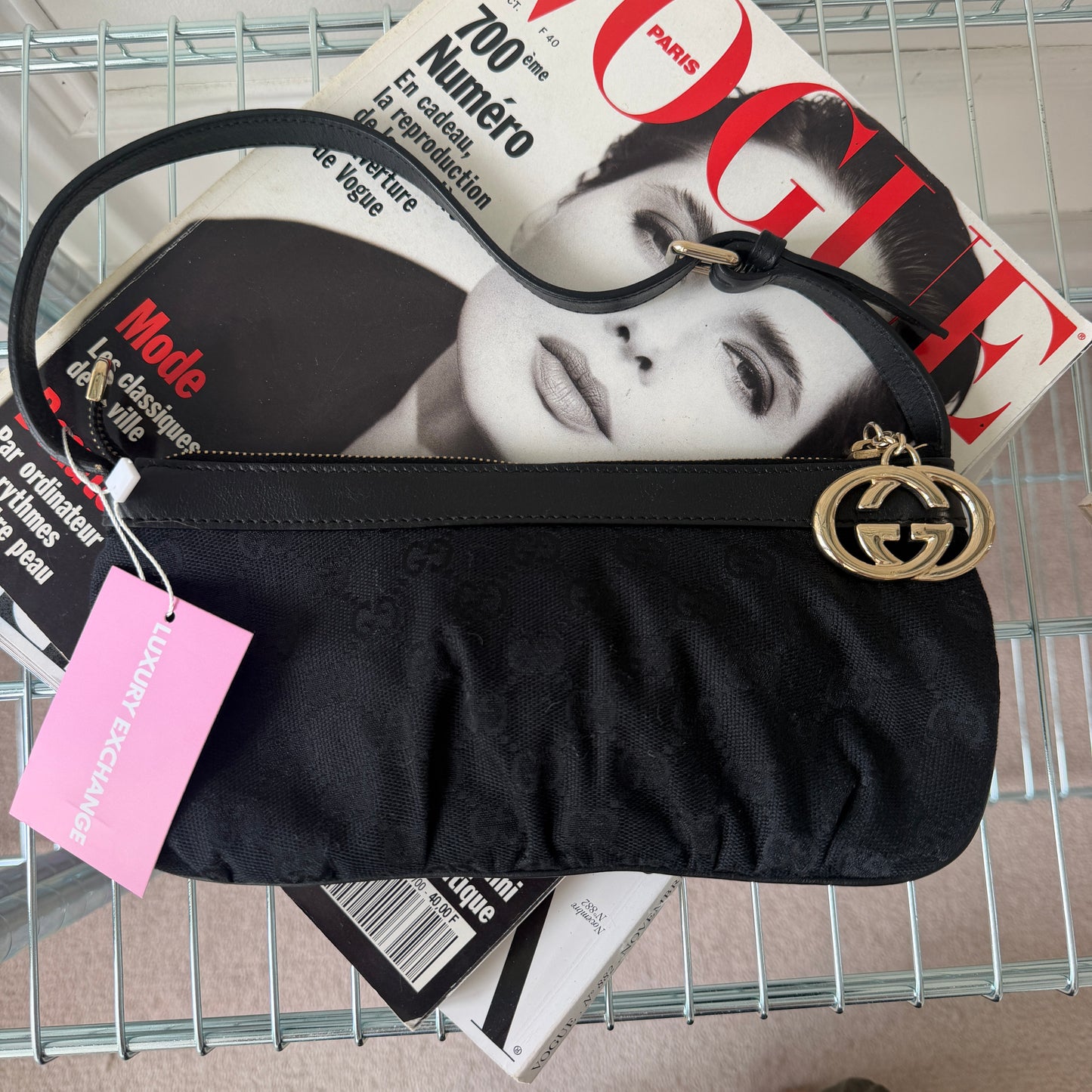 Pre-Owned Black GG Canvas Shoulder Bag
