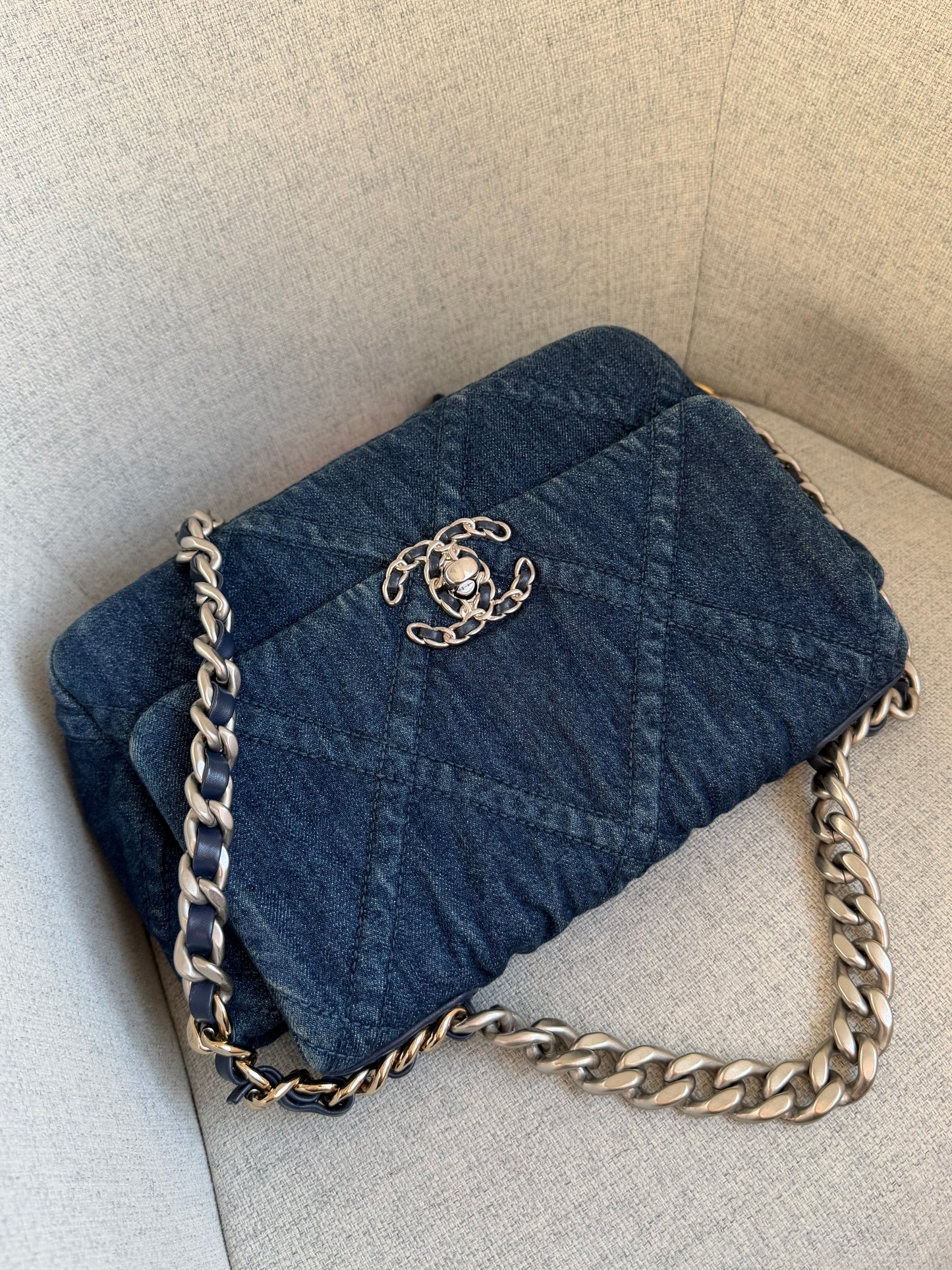 Pre-Owned Blue Denim 19 Crossbody Bag
