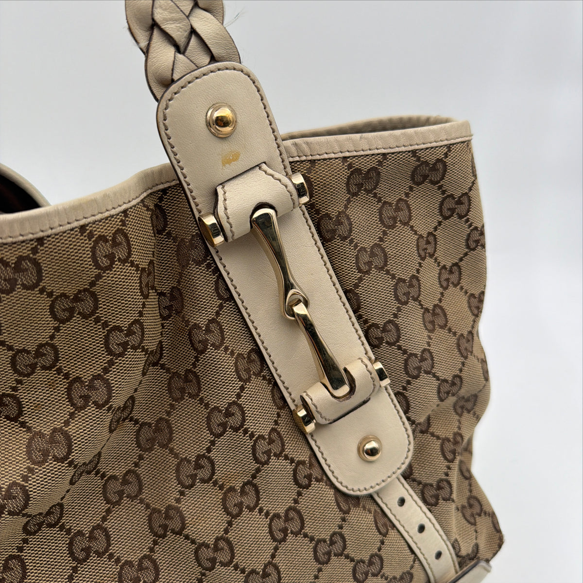 Pre-Owned Beige GG Canvas Abbey Shoulder Bag