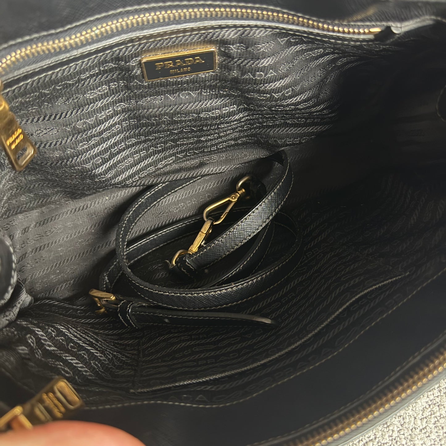 Pre-Owned Black Saffiano Leather Small Galleria