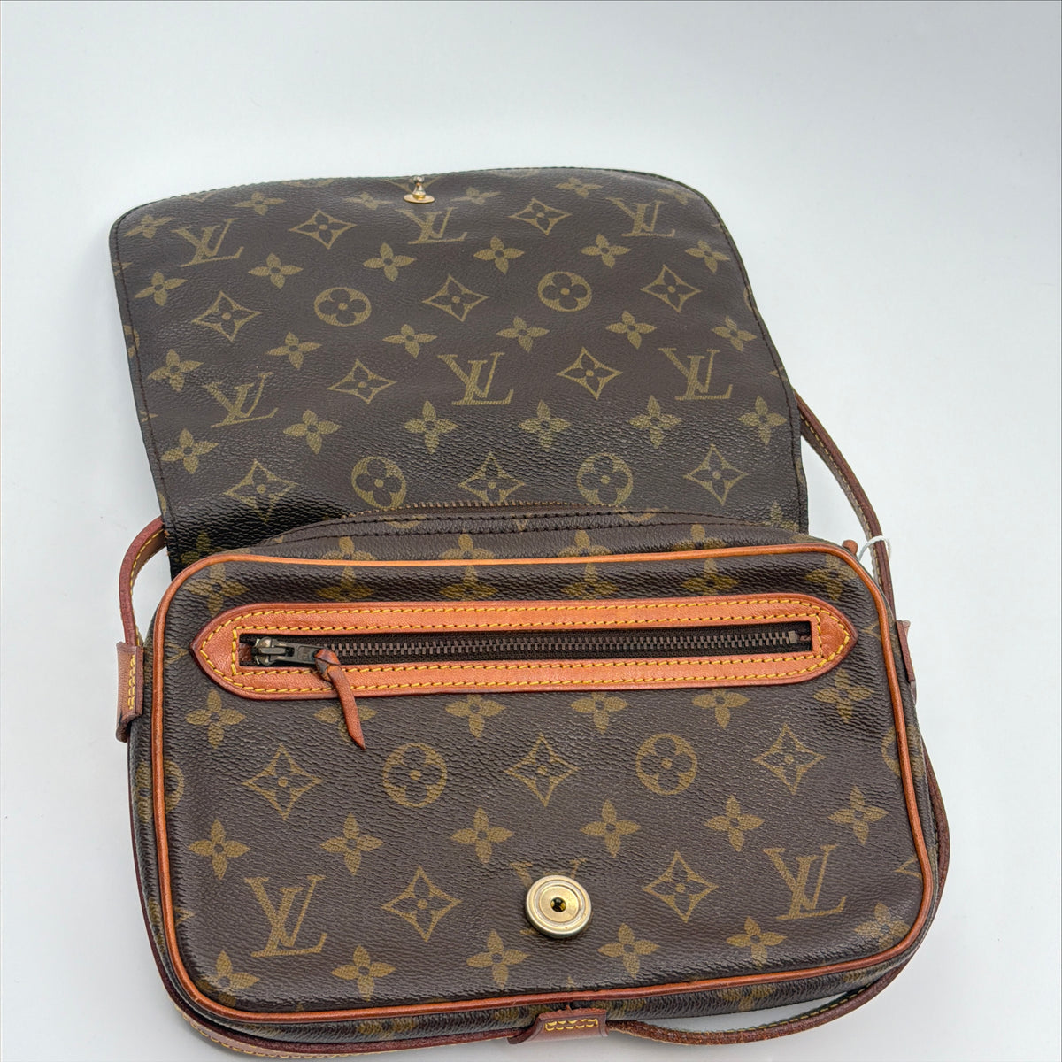 Pre-Owned LV Monogram Canvas Saint Germain 23 Crossbody Bag