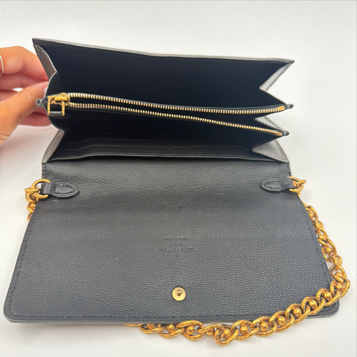 Pre-Owned Grey Leather Wallet on Chain