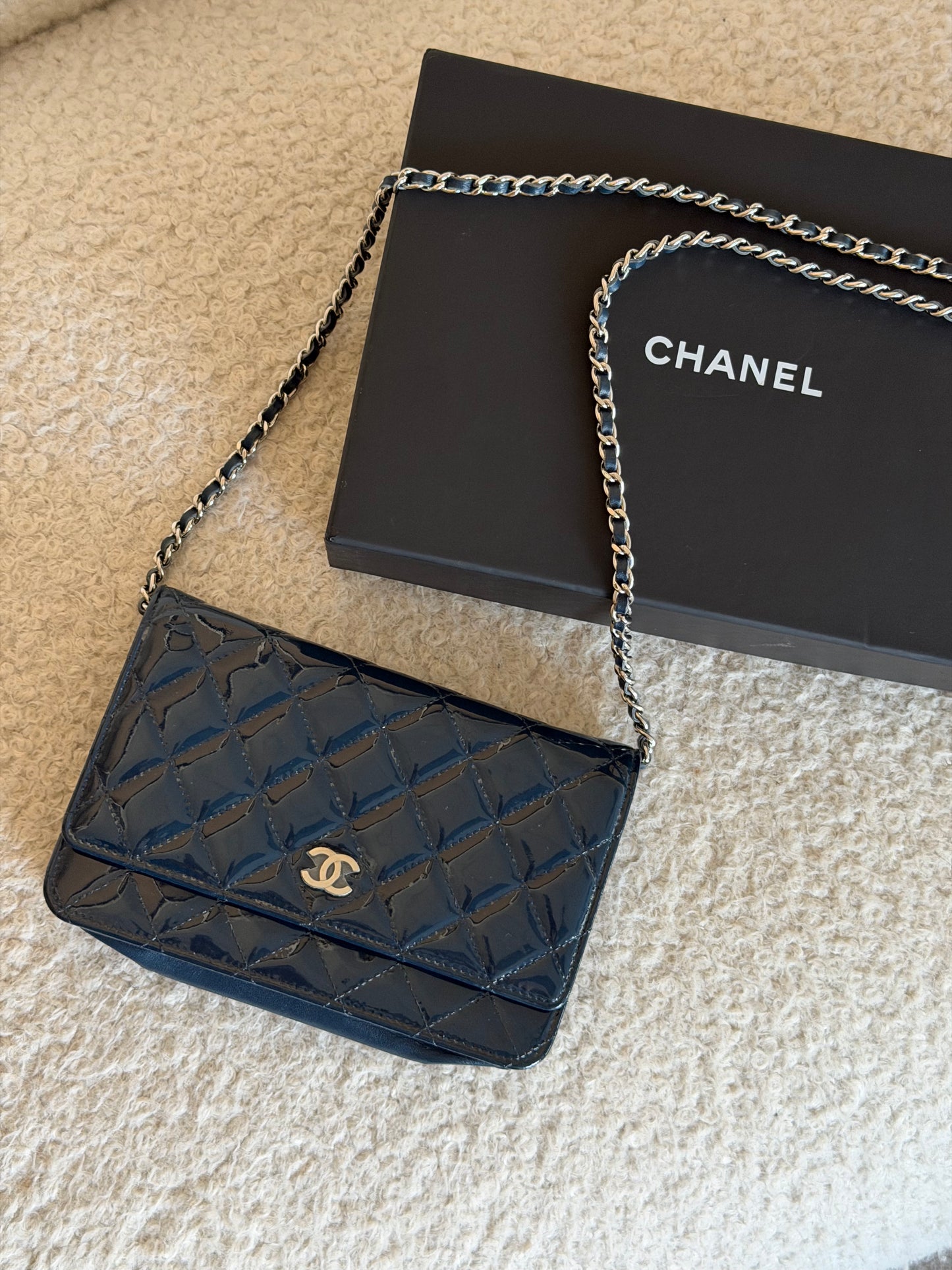 Pre-Owned Navy Patent Leather Wallet on Chain