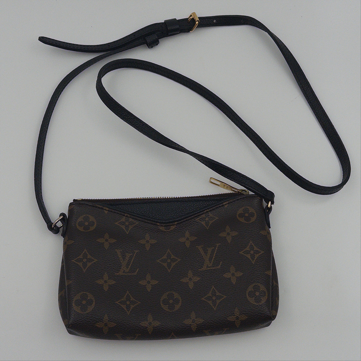 Pre-Owned LV Monogram Canvas Pallas Pochette Crossbody Bag