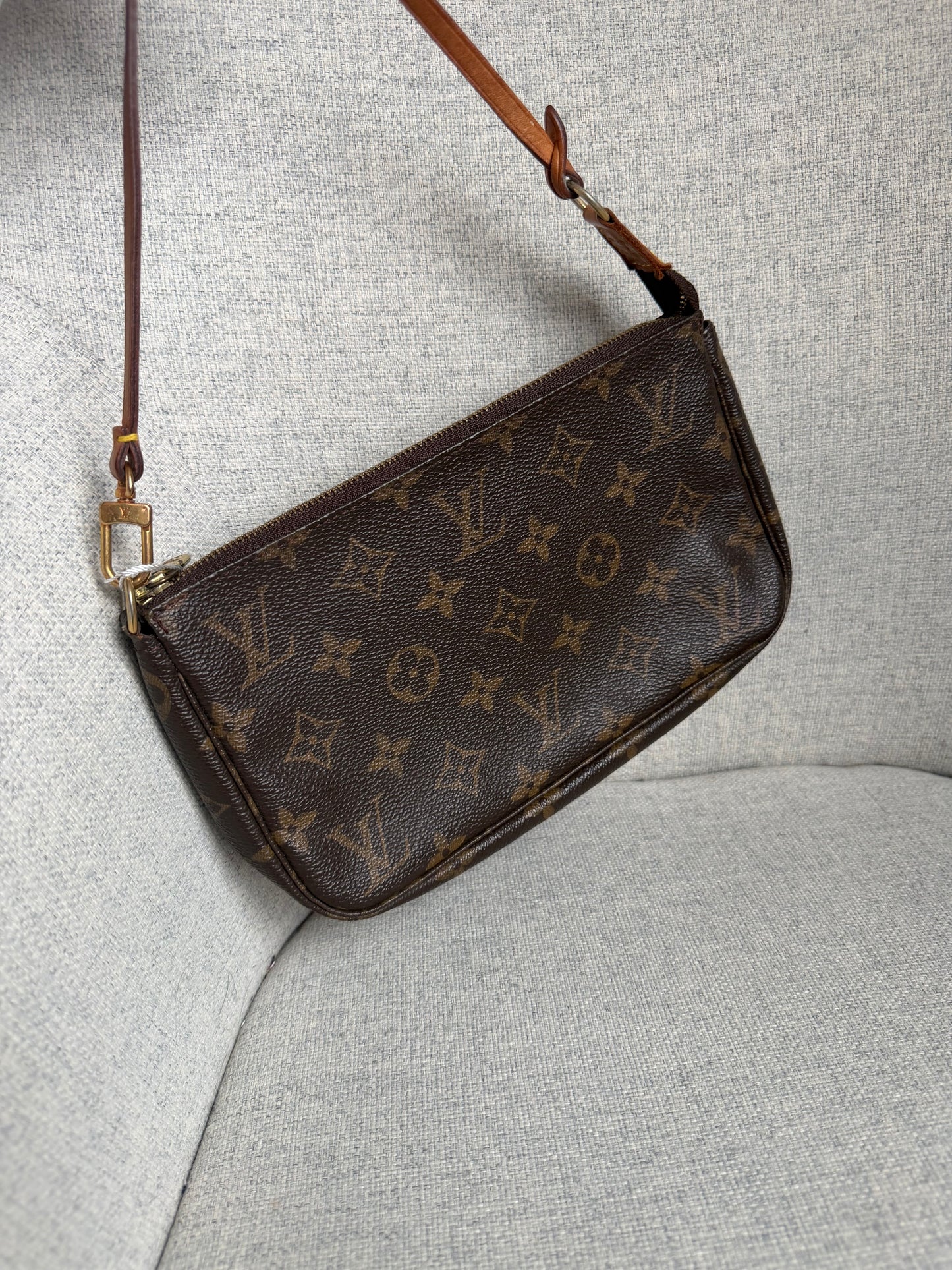 Pre-Owned LV Monogram Canvas Pochette Accessoires Handbag