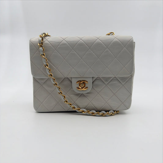 Pre-Owned White Lambskin Square Single Flap Crossbody Bag