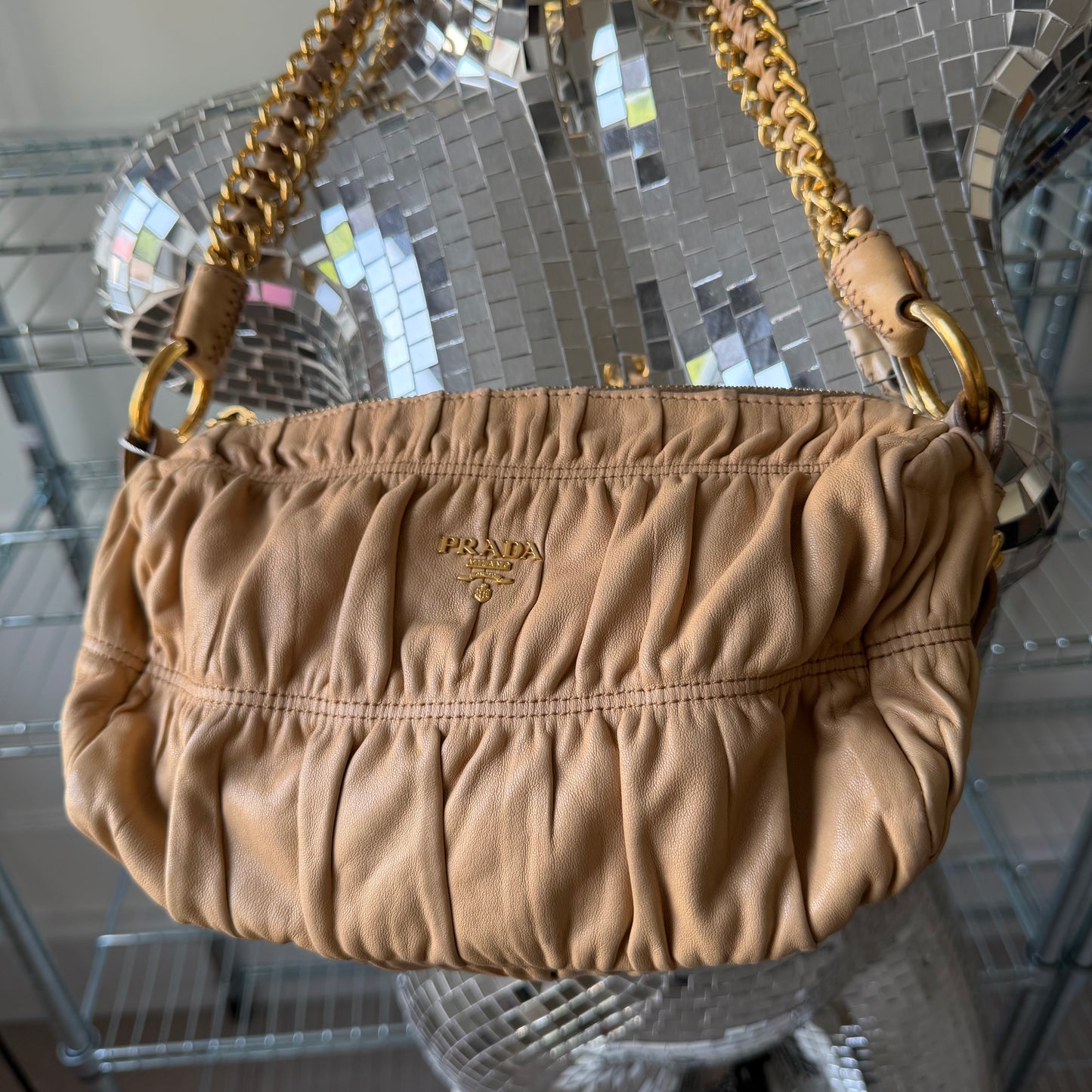 Pre-Owned Beige Ruffled Leather Shoulder Bag