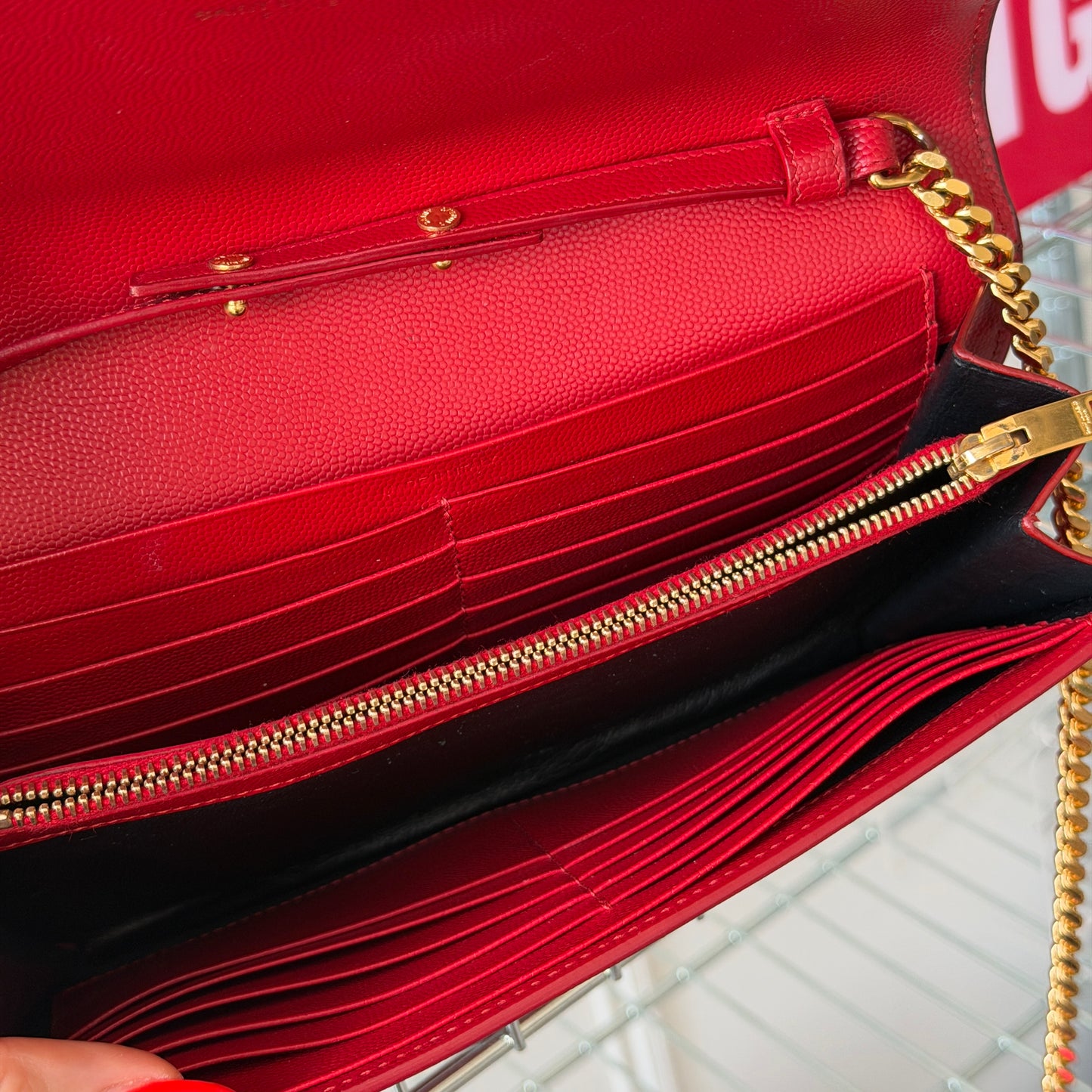 Pre-Owned Red Caviar Leather Full Flap Crossbody Bag