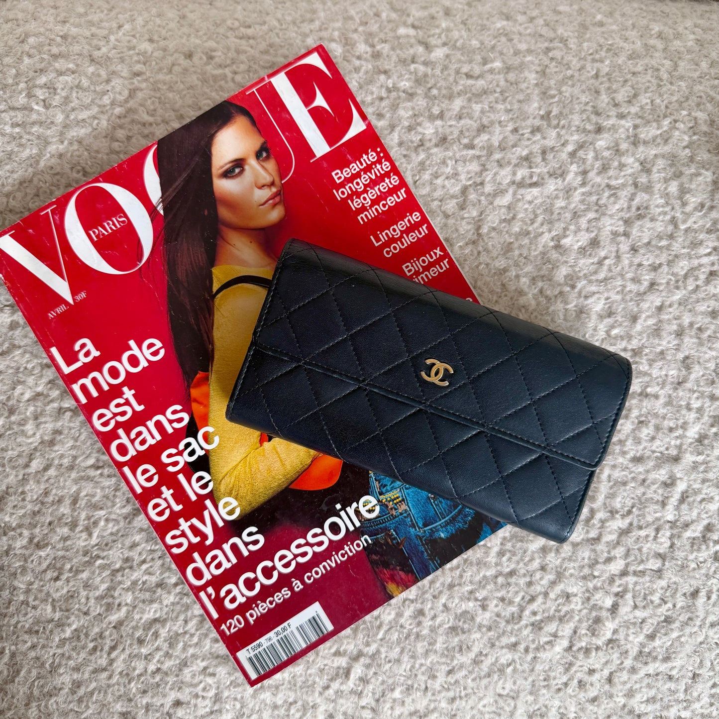 Pre-Owned Black Matelassé Lambskin Leather Wallet
